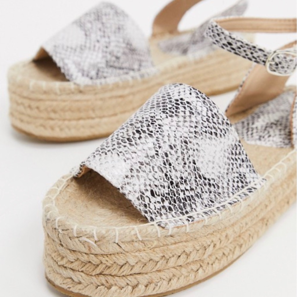 Size 8 Espadrille in Snake print